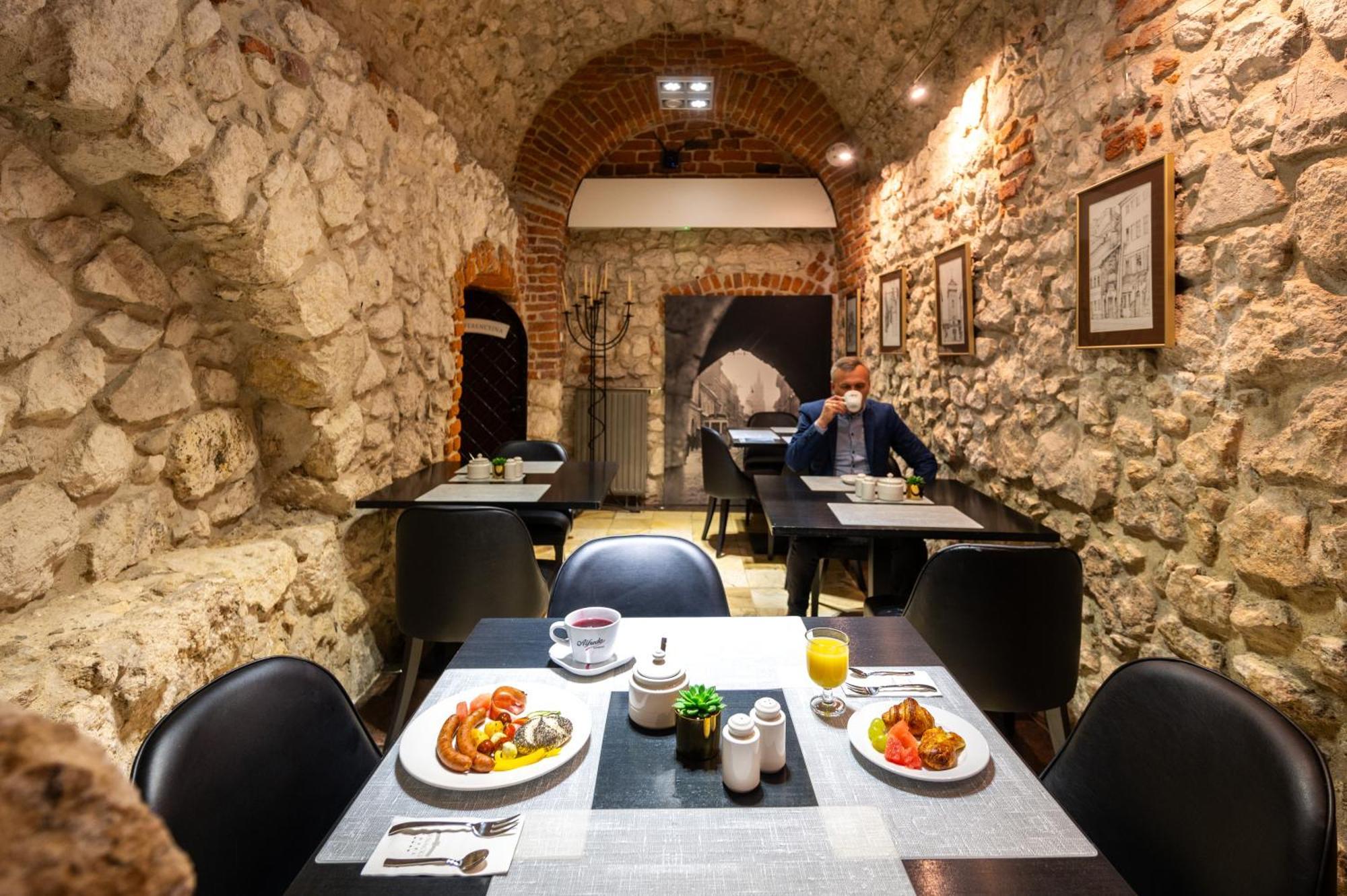 Hotel Senacki Красков Екстериор снимка